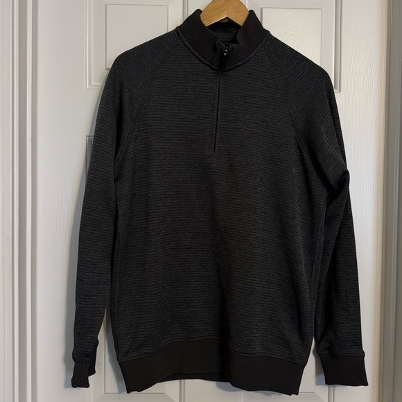 Under Armour Other - Under Armour 1/2 Zip Gray Monochromatic‎ Stripe Fleece Sweatshirt Adult Medium